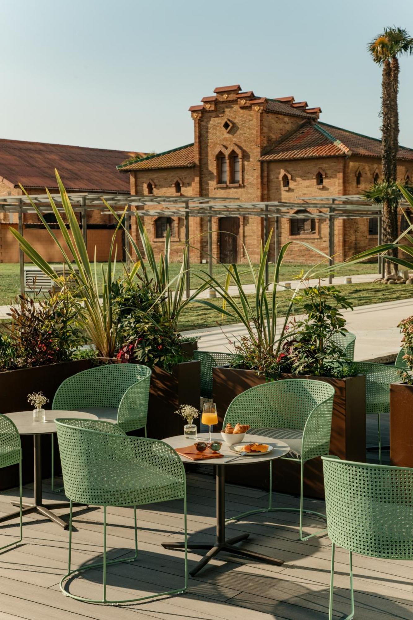 Torre Melina, A Gran Melia Hotel Barcelona Exterior photo