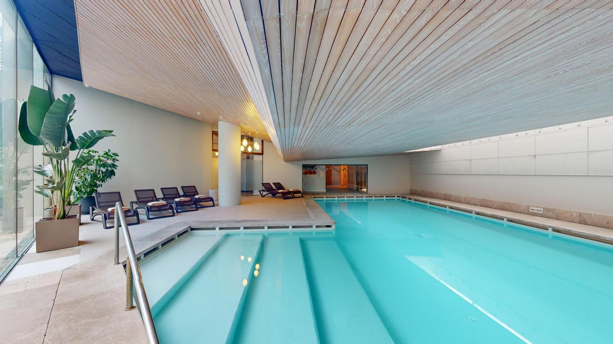Torre Melina, A Gran Melia Hotel Barcelona Exterior photo The swimming pool at the hotel
